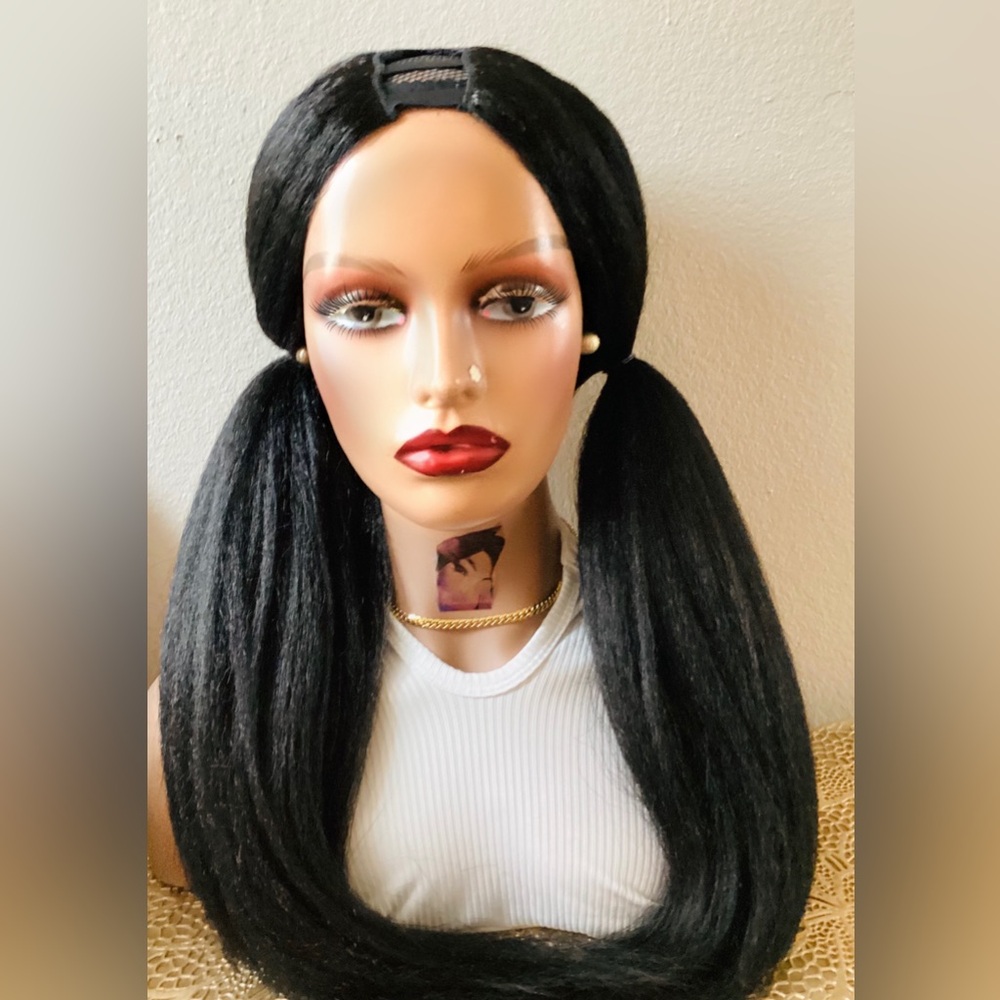 Kinky Straight Wig for Women
This Wig is Suitable for Normal Wear in Everyday